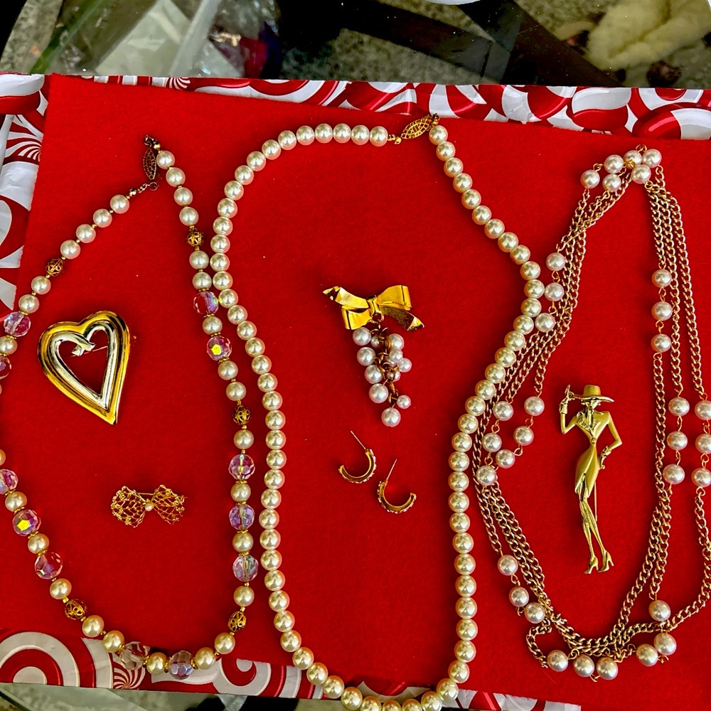 Curated Vintage to Mod Goldtone Jewelry Lot